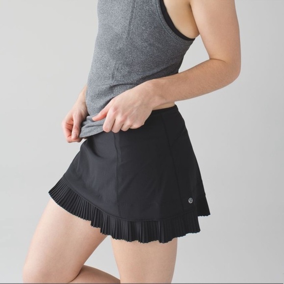 RARE Lululemon City Sky Run By Skirt in black running gym athletic Size 12 - Picture 1 of 10